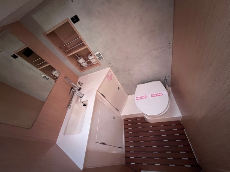 Sailboat rental in Loutraki-Agioi Theodoroi - Bavaria Bavaria C42