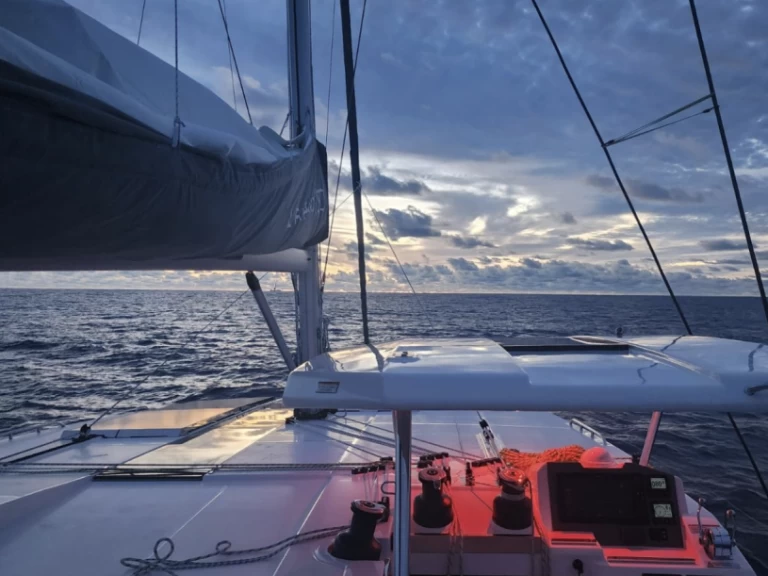 Yacht charter Phuket Yacht Haven Marina cheap Leopard 50