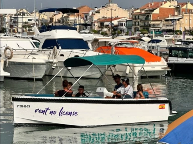 Motorboat for rent Cambrils at the best price