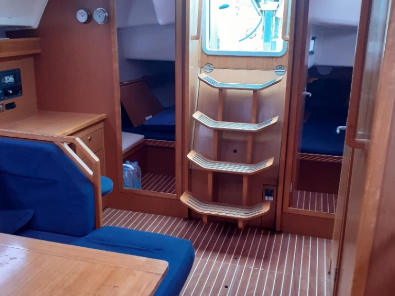 Sailboat for rent Lefkáda at the best price