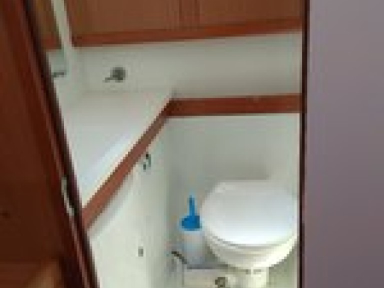 Sailboat for rent Lefkáda at the best price