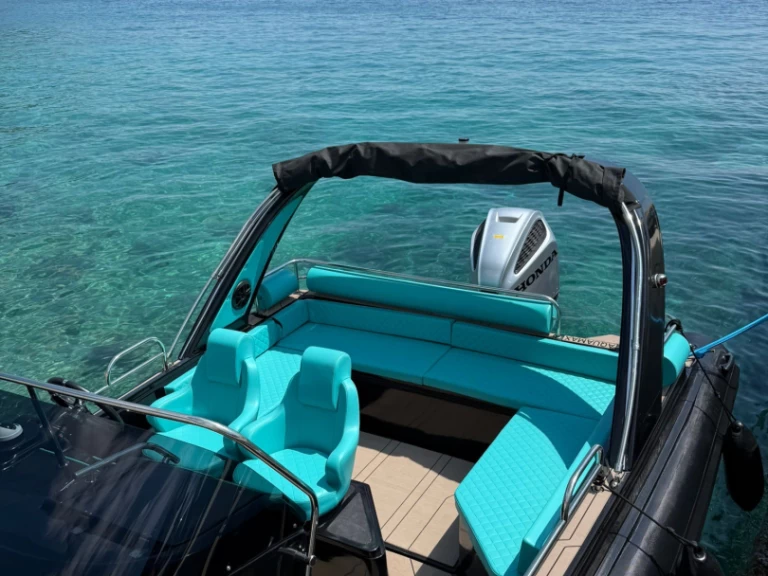 Aquamax 27 in Bol on SamBoat