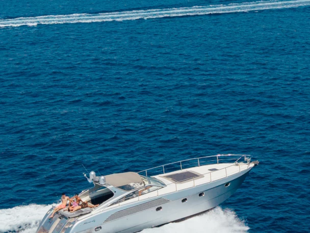 Rent a Alfamarine 50ft Athens