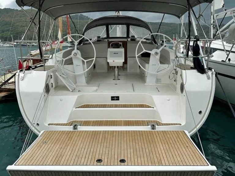 Bareboat Rental Sailboat Bavaria with a boat licence