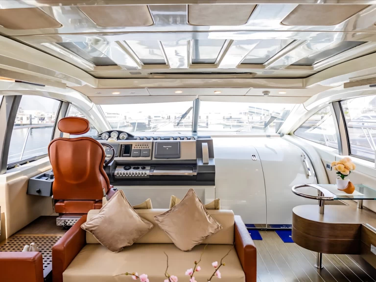 Luxury Yacht for rent Dubaï harbour at the best price