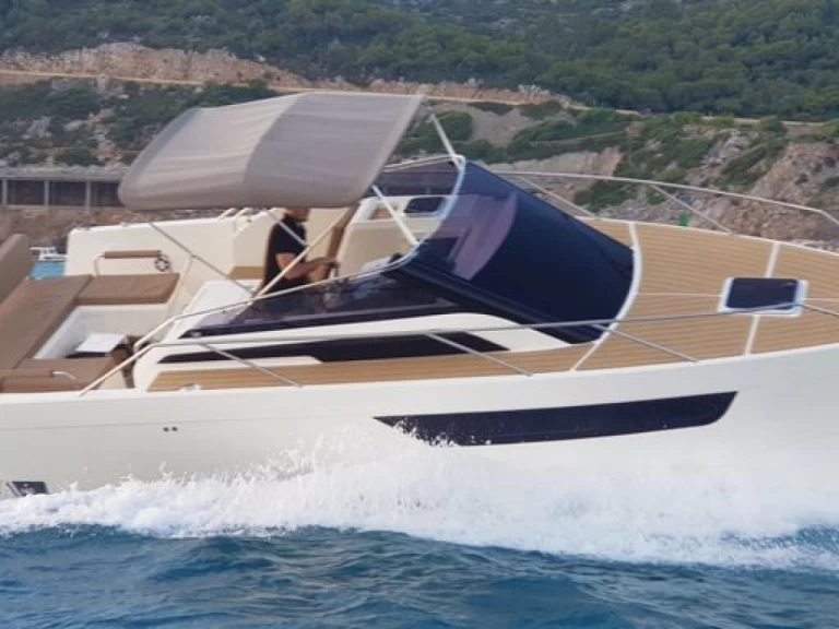 Nuva M9 CABIN charter bareboat or captained in  Cala d'Or