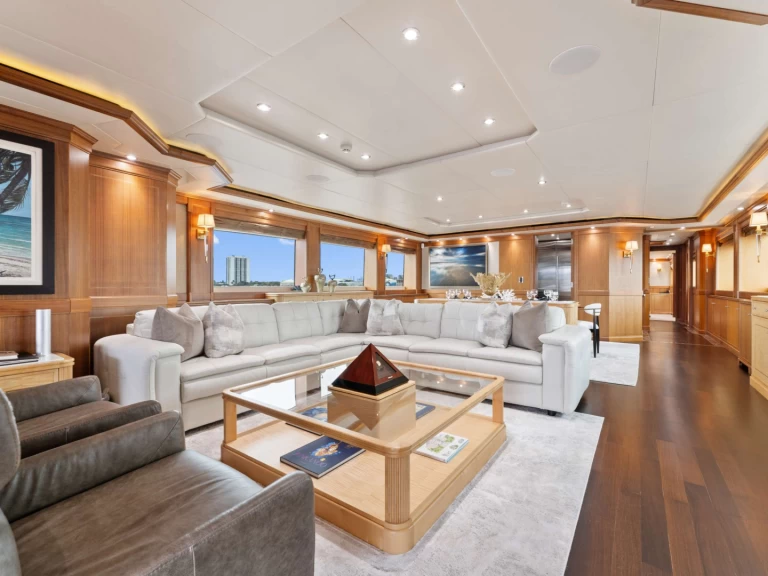 Luxury Yacht rental in Newport - Palmer Johnson INVICTUS