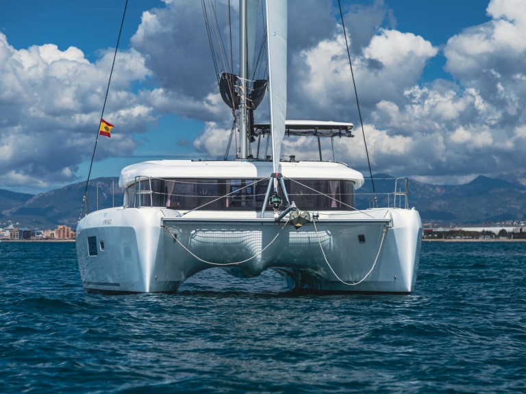 Boat rental Lagoon Lagoon 42 in Pula on Samboat