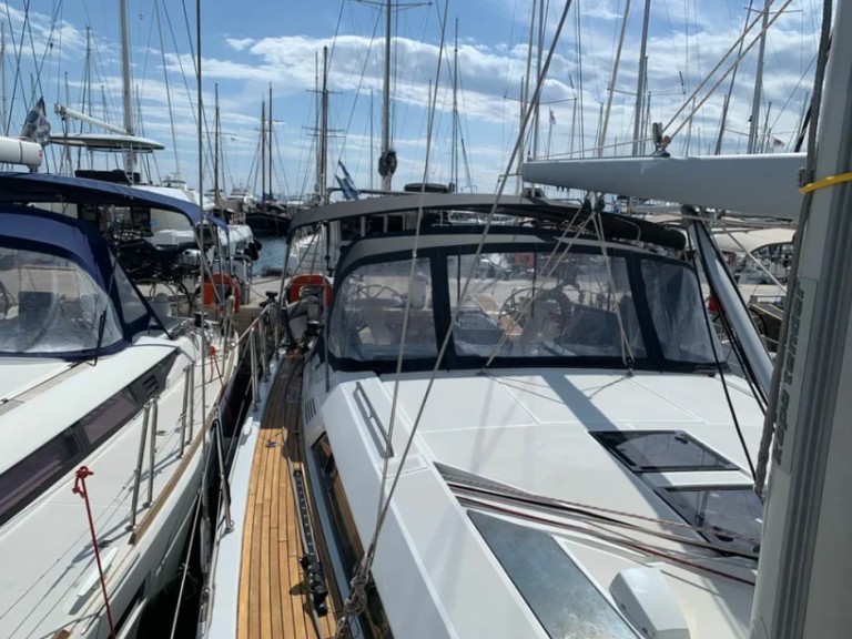Bareboat Rental Sailboat Bénéteau with a boat licence