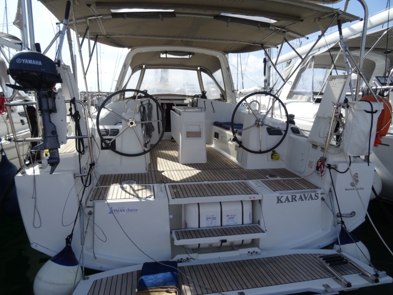 Rent a Bénéteau Oceanis 38 Lefkáda