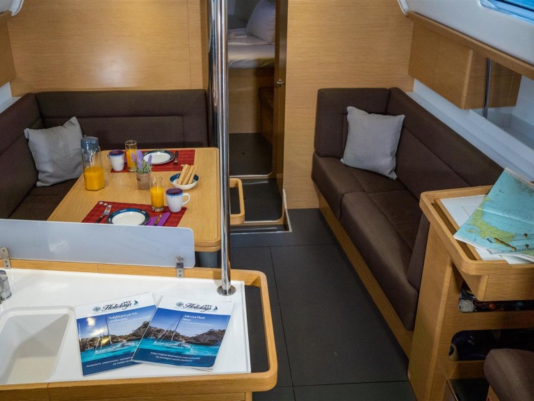 Rent a Elan Impression 45 Lefkáda