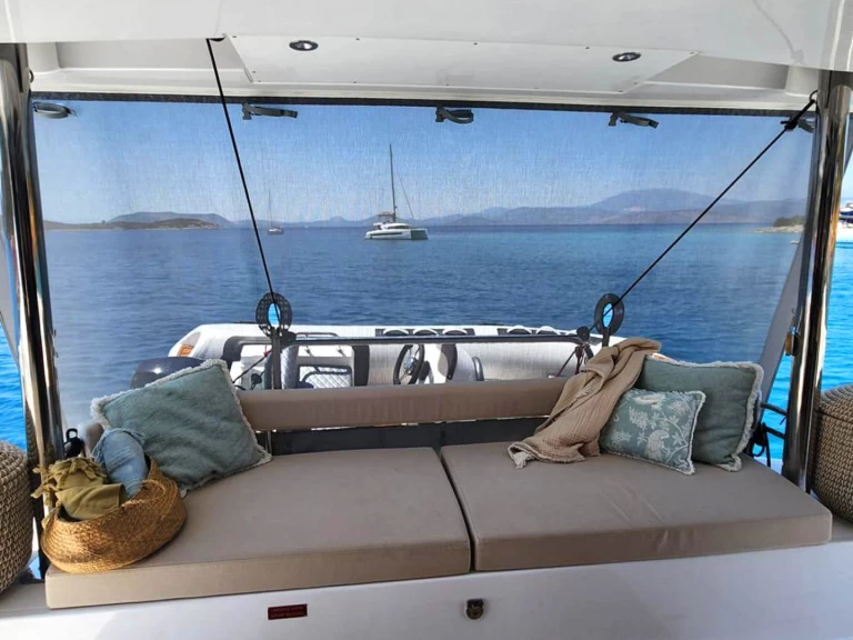 Boat rental Bali Bali 4.6 (owner's version) in Lávrio on Samboat