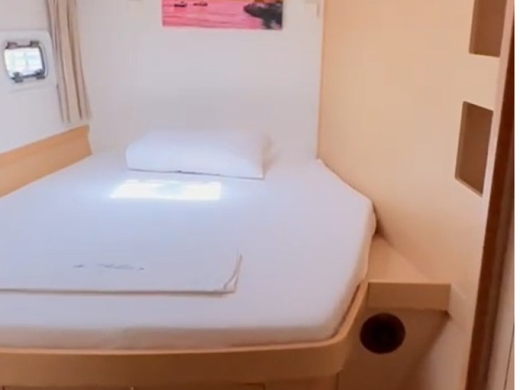 Catamaran rental in Lefkáda - Lagoon Lagoon 42