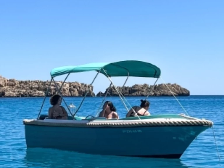 Motorboat rental with or without captain Marion Port d'Addaia (Port)