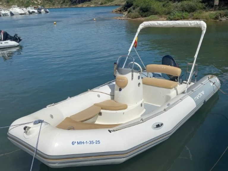 Yacht charter Port d'Addaia (City) cheap Medline 500