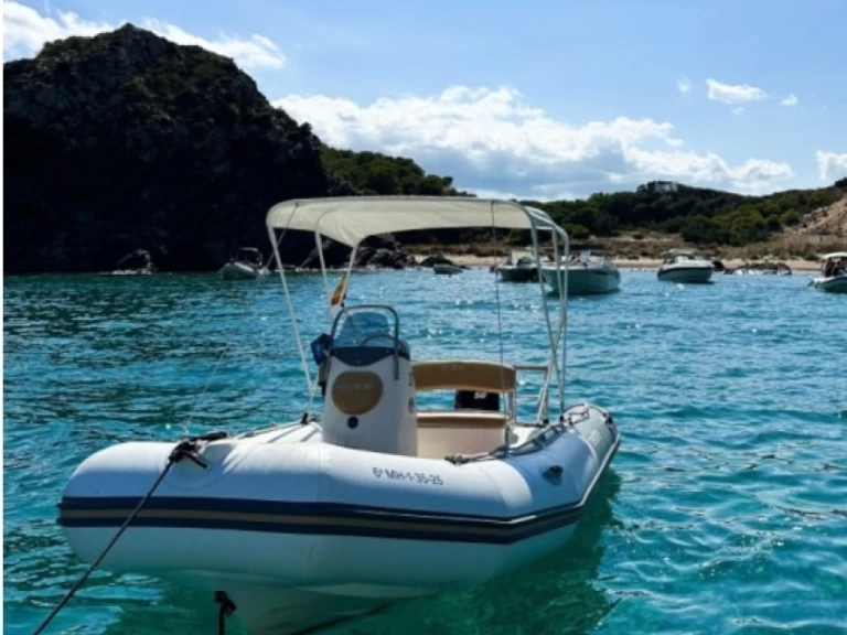 Yacht charter Port d'Addaia (City) cheap Medline 500