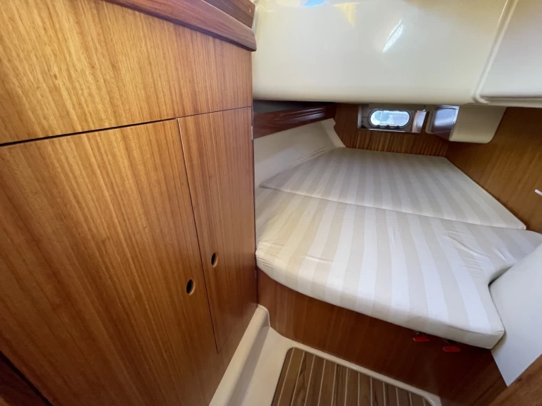 Bareboat Rental Sailboat Dufour Gib sea with a boat licence