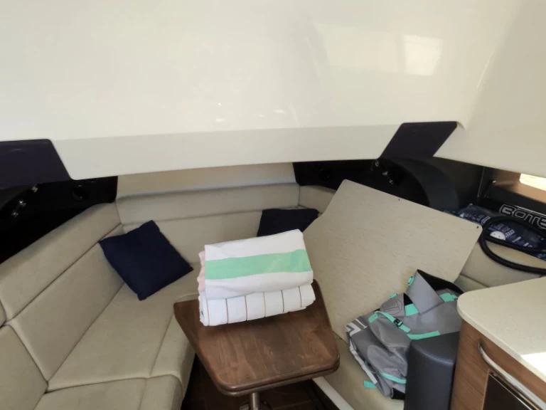 Boston Whaler Boston Whaler 420 Outrage in Anna Maria Island on SamBoat