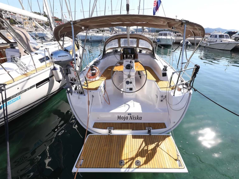 Bareboat Rental Sailboat Bavaria with a boat licence