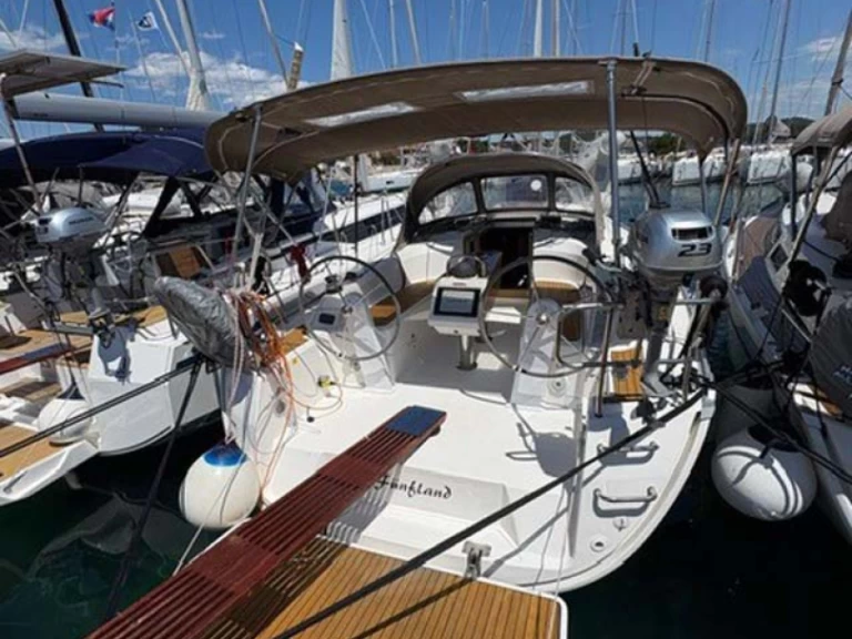 Rent a Bavaria Cruiser 34 Murter-Kornati