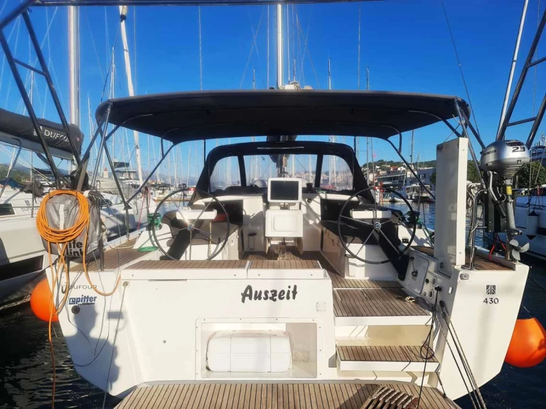 Dufour Dufour 430 in Murter-Kornati on SamBoat