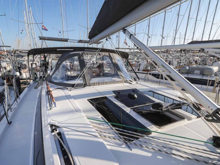 Sailboat rental in Murter-Kornati - Bavaria Bavaria C46