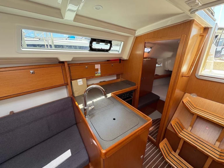 Bavaria Cruiser 34 in Murter-Kornati on SamBoat