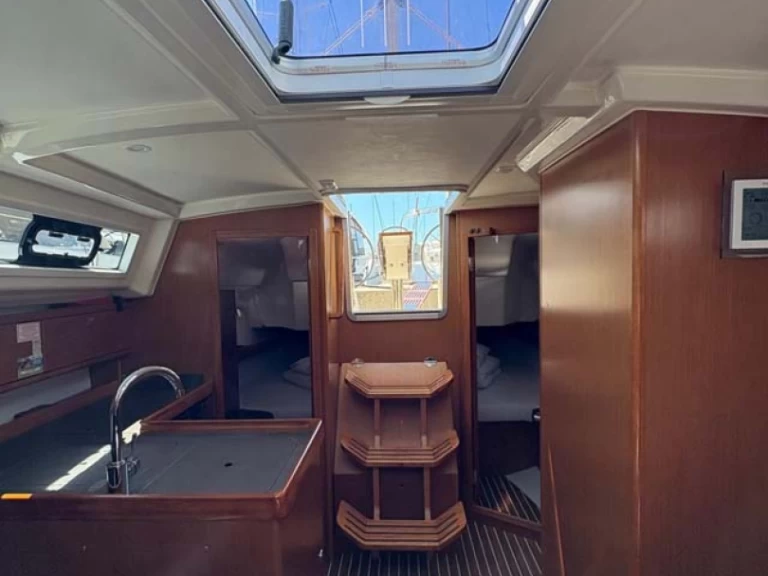 Yacht charter Murter-Kornati cheap Cruiser 34