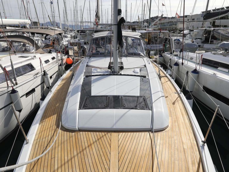 Sailboat for rent Lefkáda at the best price