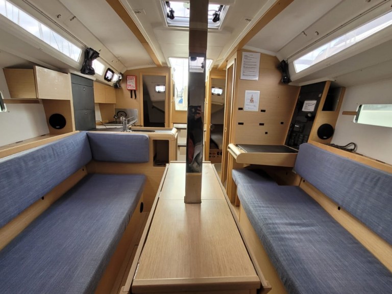 Sailboat rental in Saint-Quay-Portrieux - Jeanneau Sun Odyssey 349