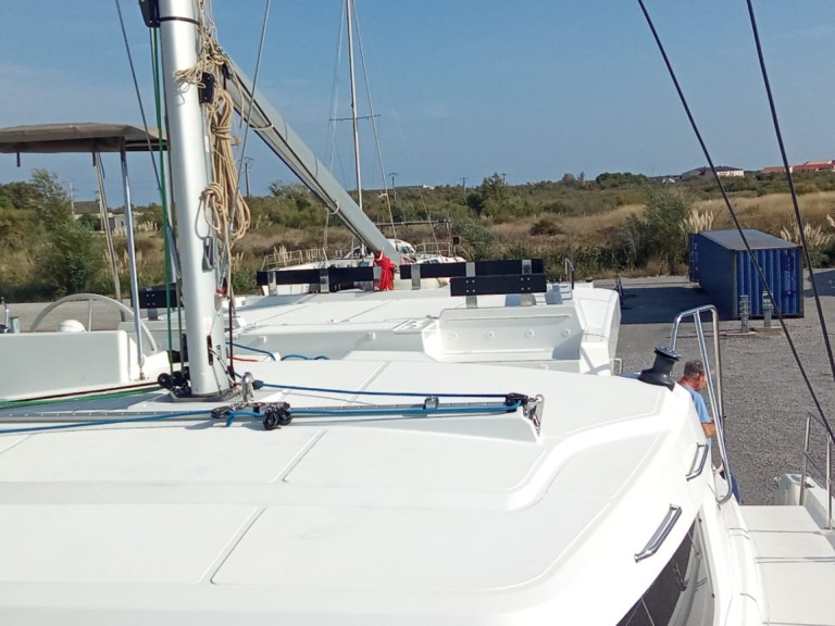 Catamaran for rent Hyères at the best price