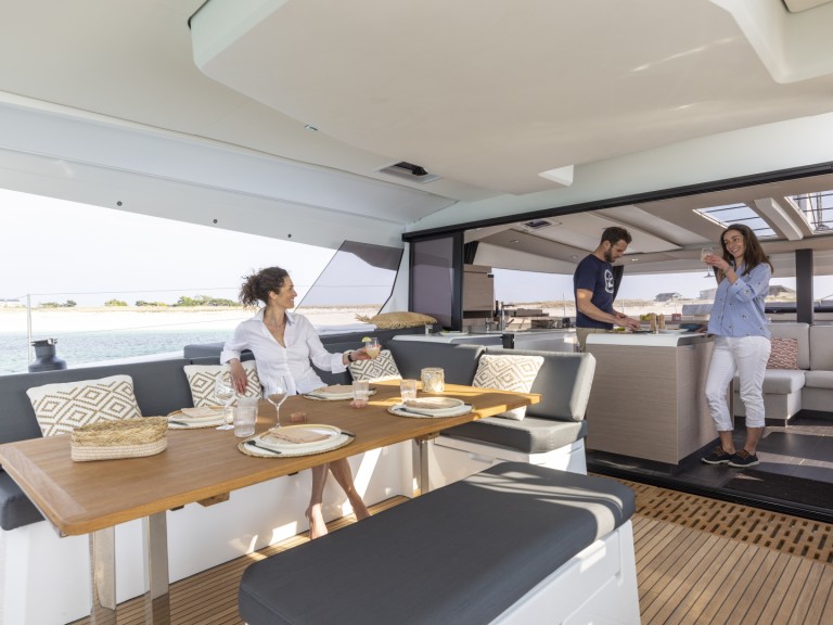 Yacht charter Hyères cheap Aura 51