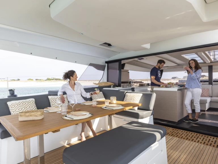 Yacht charter Hyères cheap Aura 51