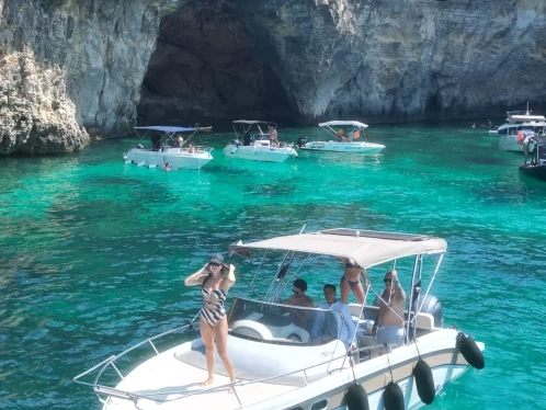 Motorboat rental with or without captain Saver Ta' Xbiex