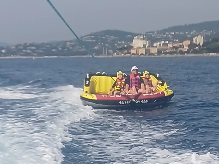 Rent a Boston Whaler Boston Whaler 170 super sport Sainte-Maxime