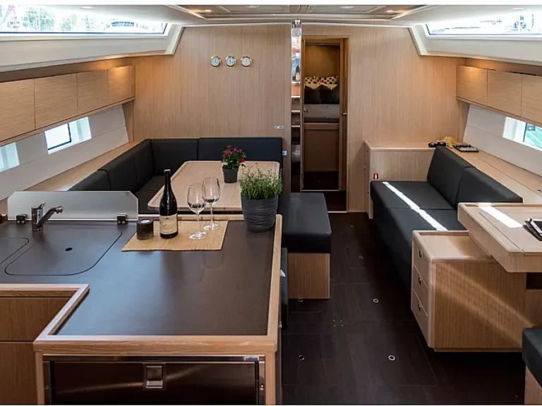 Bavaria Bavaria C50 in Lefkáda on SamBoat