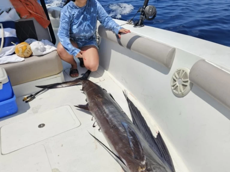 Motorboat rental with or without captain Touring 24 Kendhoo