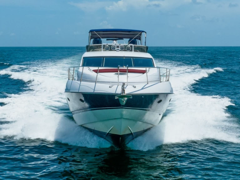 Luxury Yacht rental in Miami Beach - Sunseeker 80