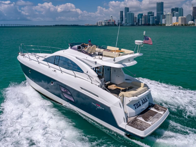 Luxury Yacht rental in Miami Beach - Bénéteau 52 GT FLYBRIDGE 