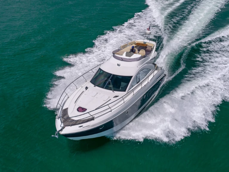 Luxury Yacht rental with or without captain Bénéteau Miami Beach