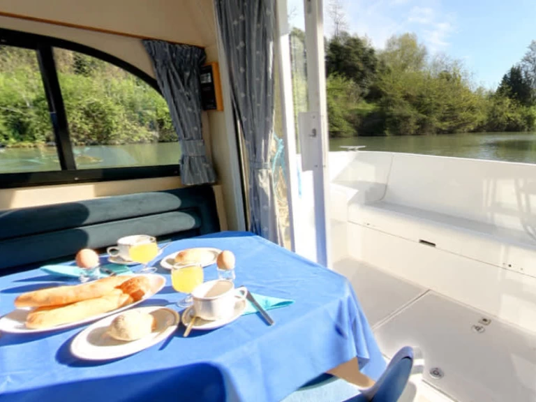 Motorboat for rent Castelnaudary at the best price