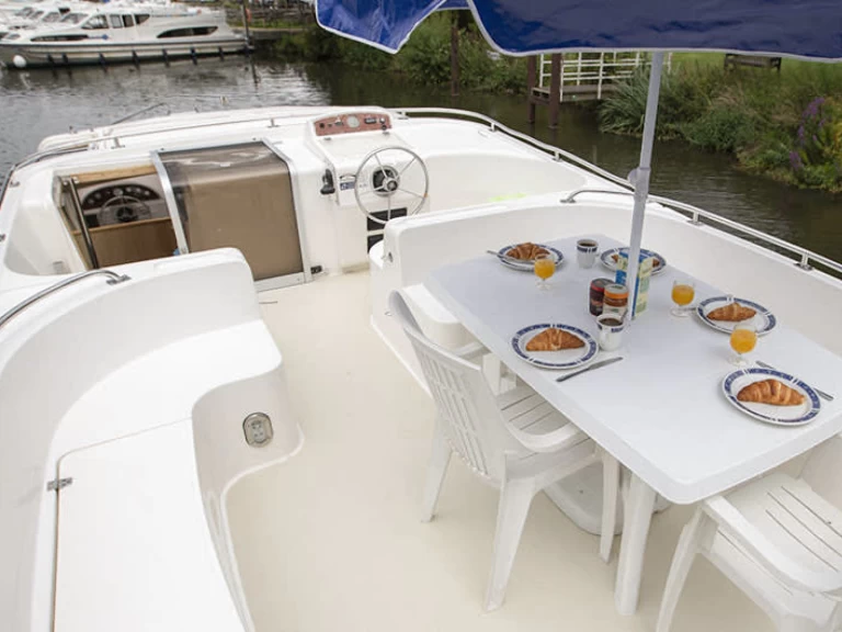 Boat rental  Grand Classique in Branges on Samboat