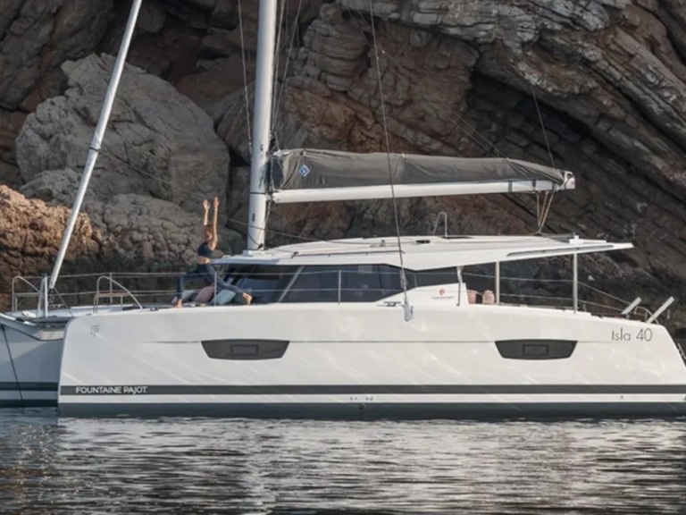Fountaine Pajot Isla 40 in Pálairos on SamBoat