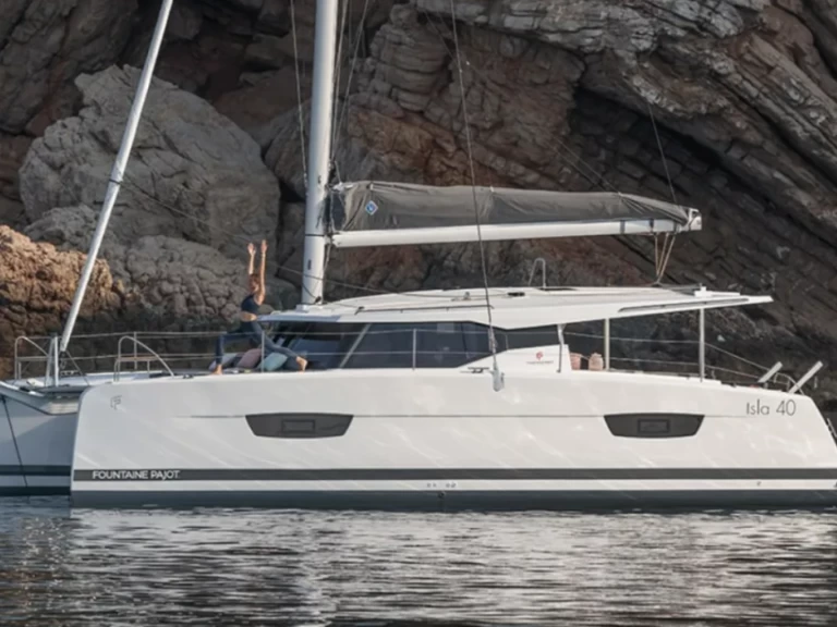 Fountaine Pajot Isla 40 in Pálairos on SamBoat