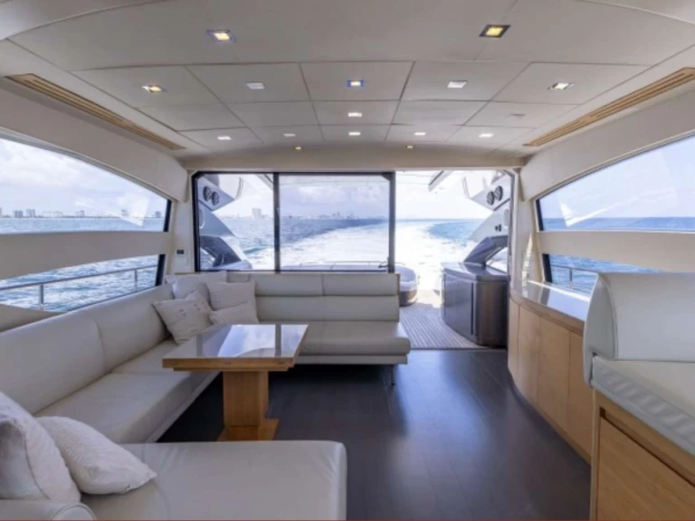 Luxury Yacht rental in Miami - Pershing Wind