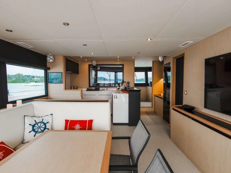 Yacht charter Martinique cheap L'INDECIS