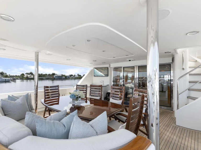 Luxury Yacht rental with or without captain Westport Fort Lauderdale