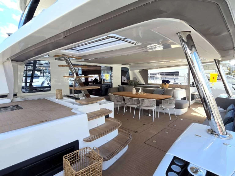 Boat rental Lagoon Triwing Endor in Croatia on Samboat