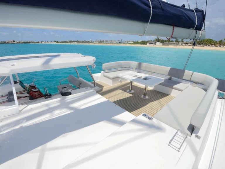 Luxury Yacht rental with or without captain Robertson and Caine British Virgin Islands (BVI)