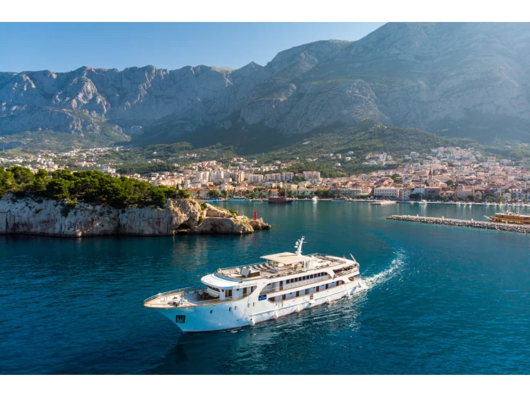 Luxury Yacht rental in Aalsmeer -  Luxury Motor Yacht 